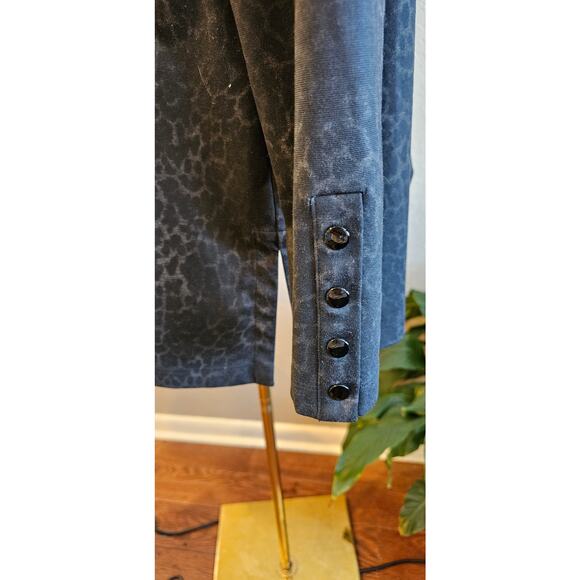 Chicos Women's Leopard Print Ponte Long Sleeve Tunic Top Size 2 Large Black Gray - Picture 4 of 7